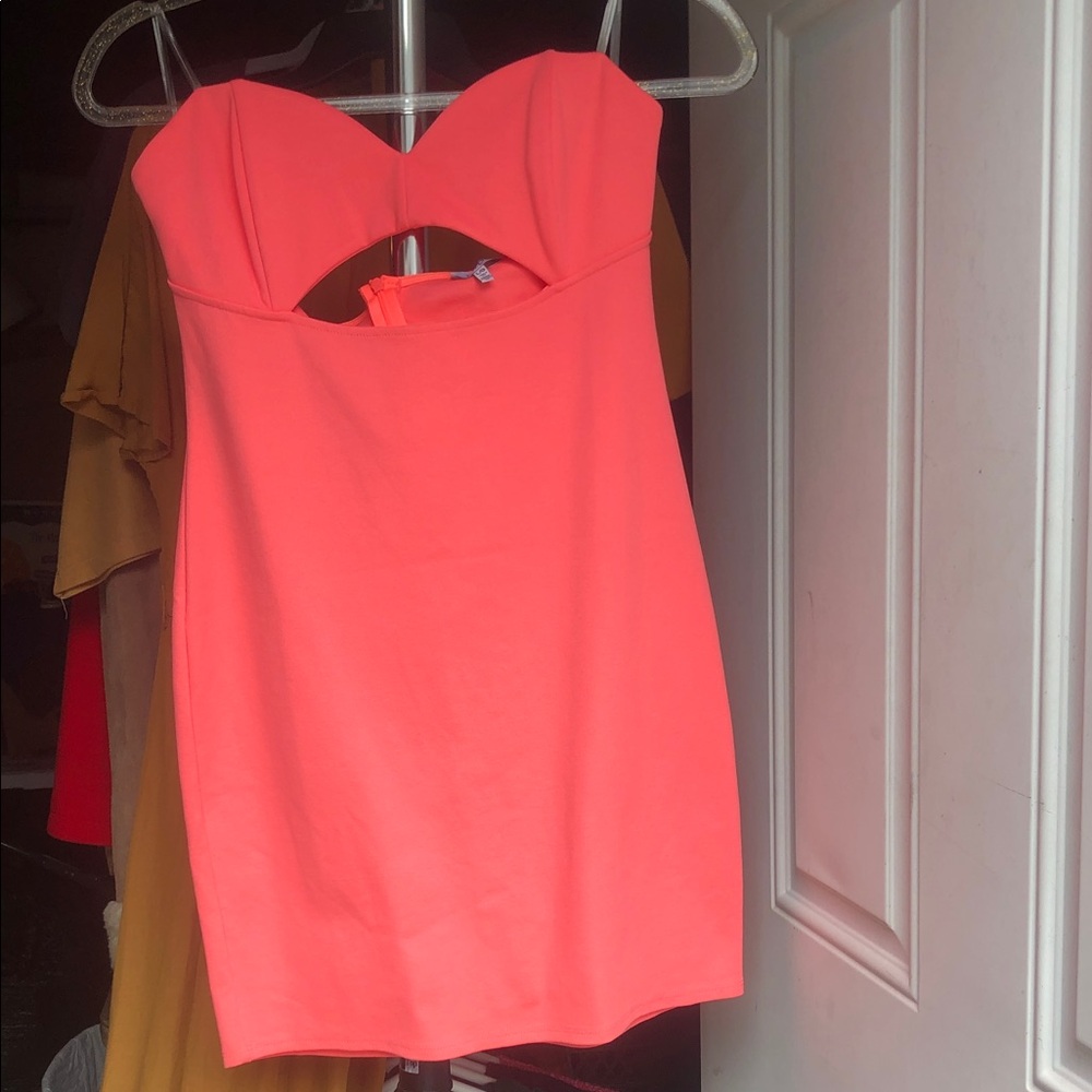 🧡 Tobi Coral Strapless Mini with Bust Cutout